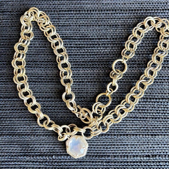 SOLD ‼️ Kendra Scott Necklace - Picture 4 of 5